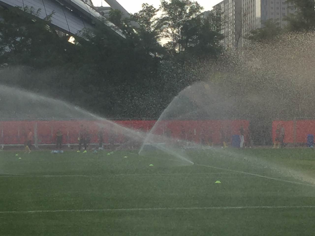 12强赛国足闪耀时刻,12强赛战火重燃国足迎来生死战