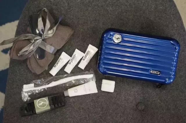 哪个航空公司的洗漱包好,各个航空头等舱洗漱包