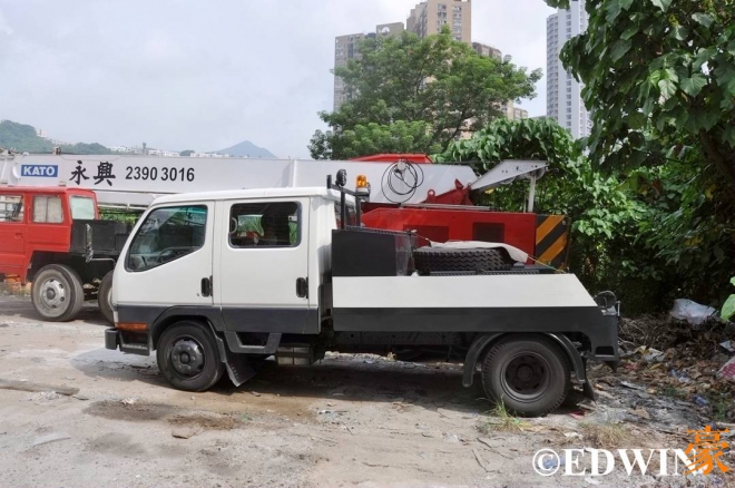 经典的日系卡车这里都有？香港街头某货运停车场实拍