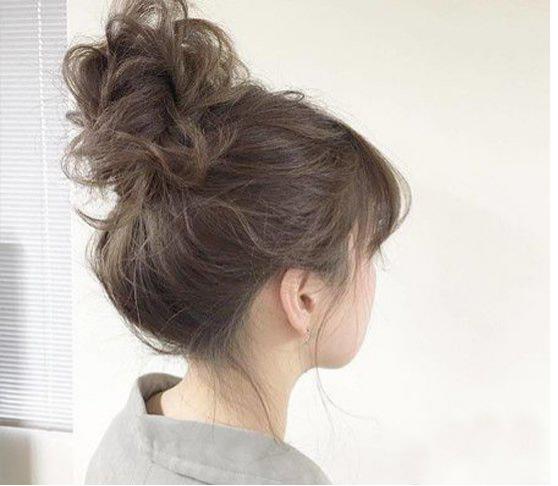 随手扎的丸子头总比认真扎的好看,随手扎起来丸子头