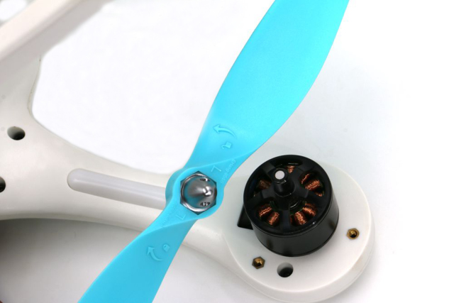 用vr操控无人机,无人机vr模式操控飞行教程