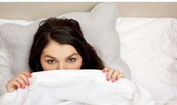 宝宝脸上痘痘有白色脓包,脸上长脓包痘痘留疤