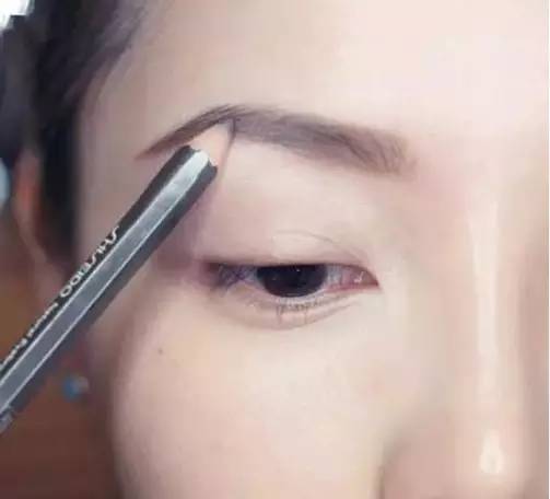 减龄元气妆怎么画,秋冬怎样画一个简单又精致的妆