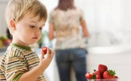 宝宝缺钙铁锌硒,孩子锌钙维生素都缺