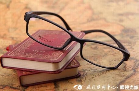 眼镜既然容易碎，那从多高摔下去才会碎呢？