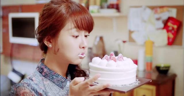 杨紫打玻尿酸,杨紫下嘴唇是不是玻尿酸打太多