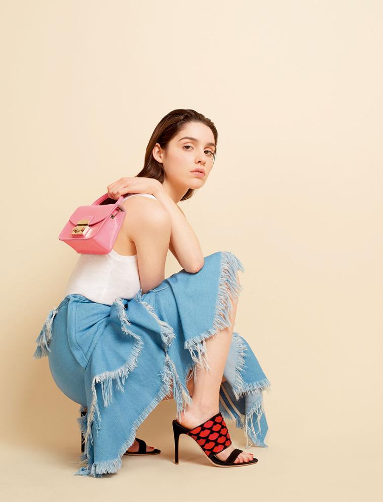 热恋吻戏视频拥抱,热恋女校高清免费观看