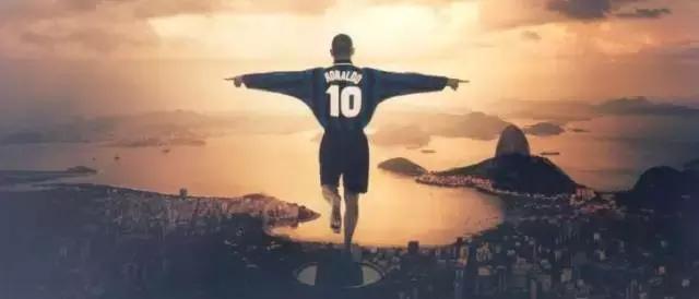 白驹过隙，你还记得那个让自己爱上足球的外星人吗？