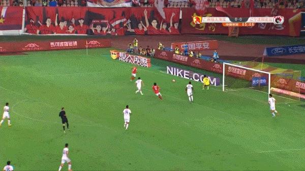 全面开火逢宏运就是恒大表演赛高拉特玩的有点疯