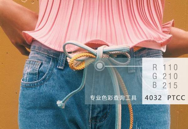 把绳子绑在脖子和脚踝上,把绳子系腰上