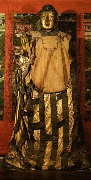 一口气看懂寺庙布局和佛像,寺庙大殿拜佛图