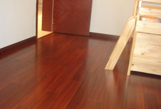 地板精油和蜡,地板蜡和地板精油哪个效果好