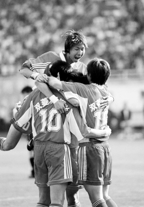 足球经典老照片,足坛经典照片天下足球