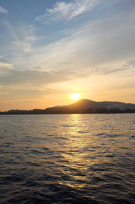 那个船长长大了,第一段*途征**：普吉岛