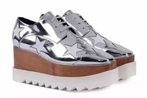 今天我们想聊聊adidas如何在时尚道路上越玩越嗨