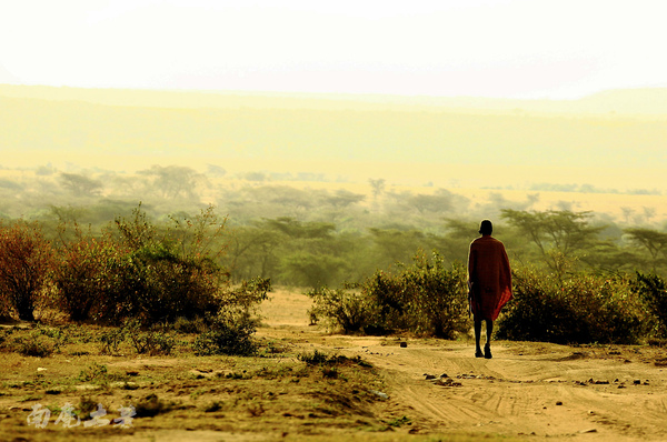 爱玩漂浮的马赛人