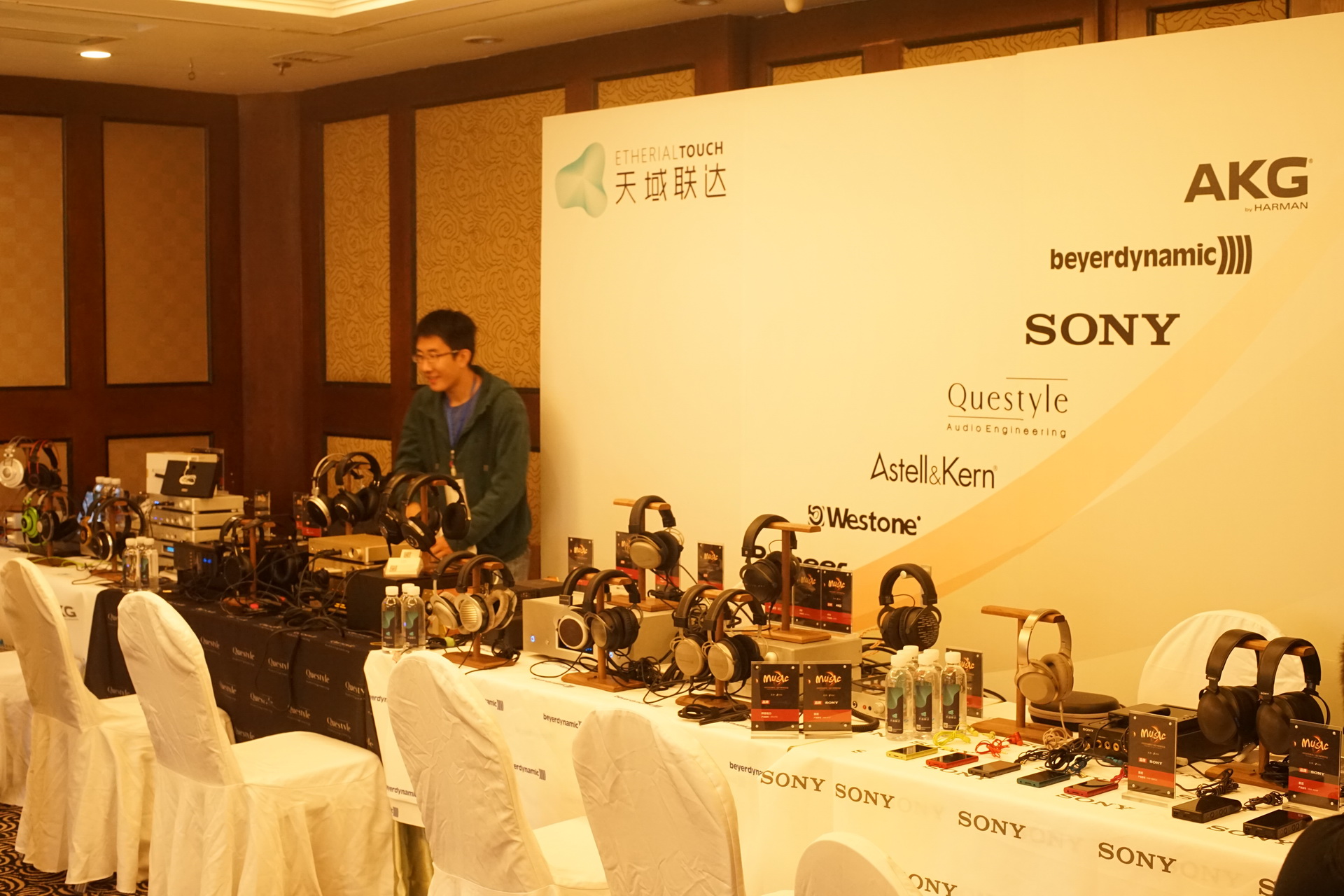 某IT垂直网站四度转手失败，只能开展会卖HIFI耳机器材了？