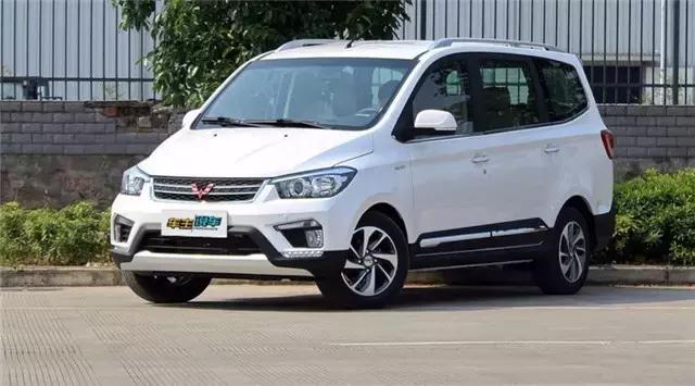 五菱宏光s1怎么样专家点评,五菱宏光s1是什么标志