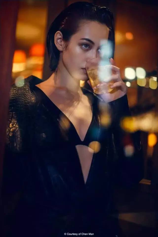 天惹噜姑娘们的混血妆已经登峰造极到这种地步了!