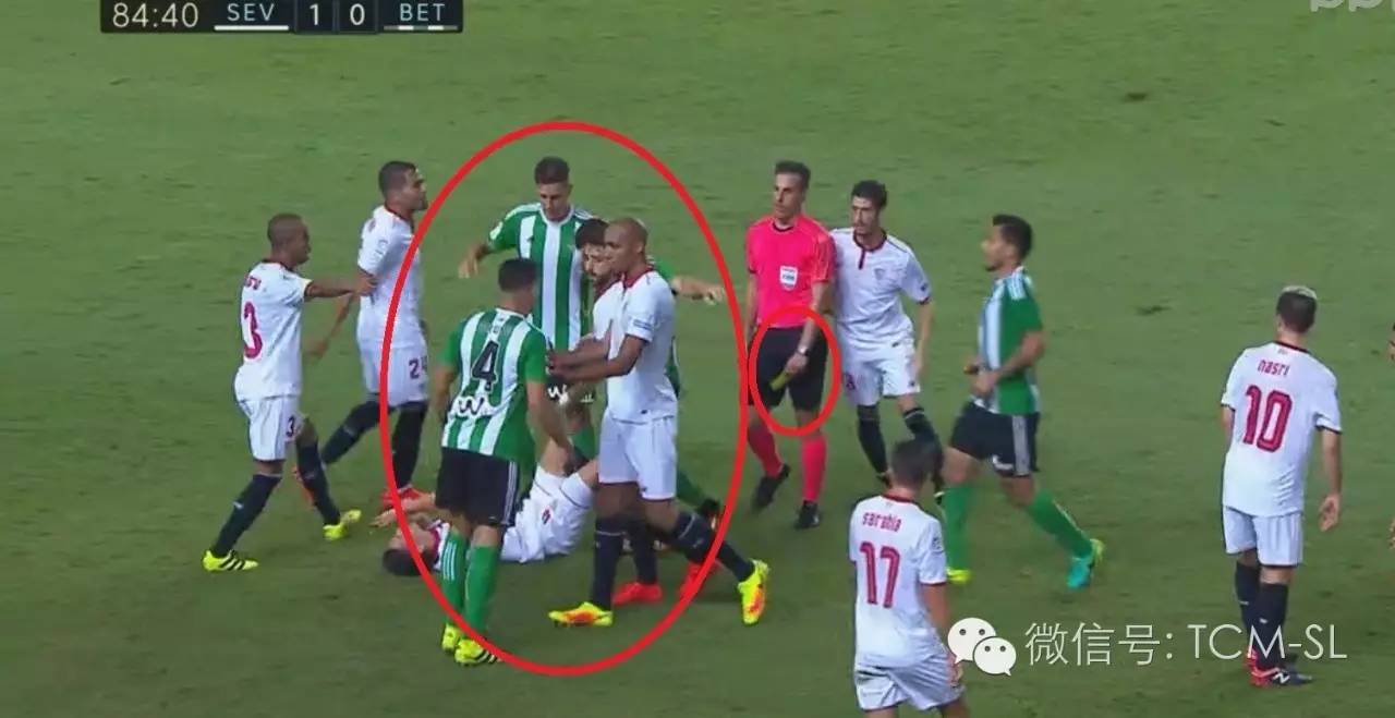 主裁判怎么和球员沟通,球员冲突裁判为什么不会阻止