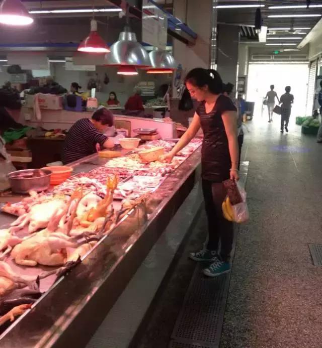 生活在乡间是幸福,生活在忙忙碌碌中也是一种快乐