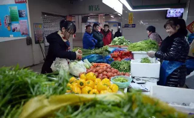 生活在乡间是幸福,生活在忙忙碌碌中也是一种快乐