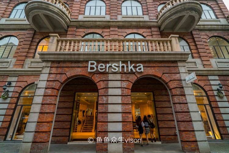 武汉的江汉路是中国最长的步行街,武汉最大最经典的步行街