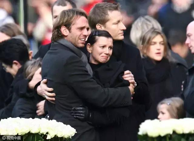 乔任梁和张国荣是什么关系,乔任梁与张国荣关系