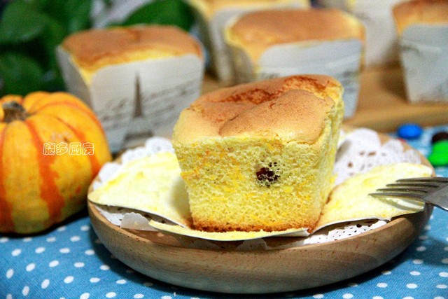 这个蛋糕不用油,选用健康食材,营养丰富老少皆宜,外面买不到的