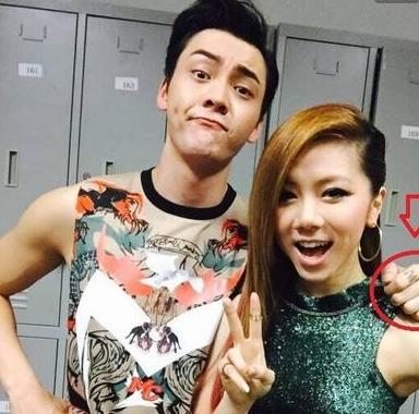 陈伟霆的香奈儿手表,陈伟霆也太会撩了宠爱手势