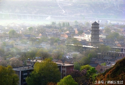 天下城隍戴相帽，唯有武功城隍佩王冠