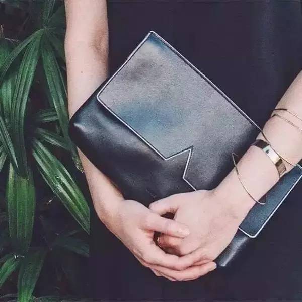 閫傚悎鏃ュ父鑳岀殑澶х墝鍖呭寘,閫傚悎20澶氬瞾濂崇敓鑳岀殑杞诲ア鍖呭寘