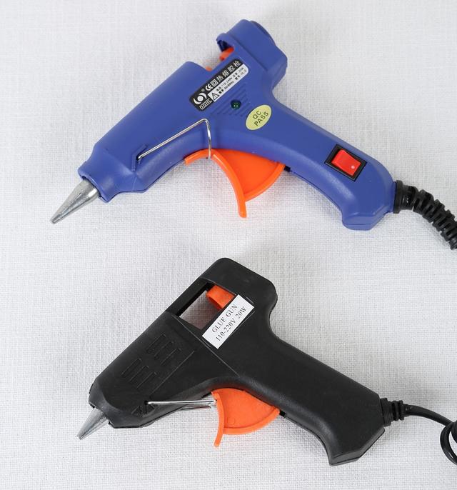 房间门难看怎么装饰,家里不好看的门要怎么装饰