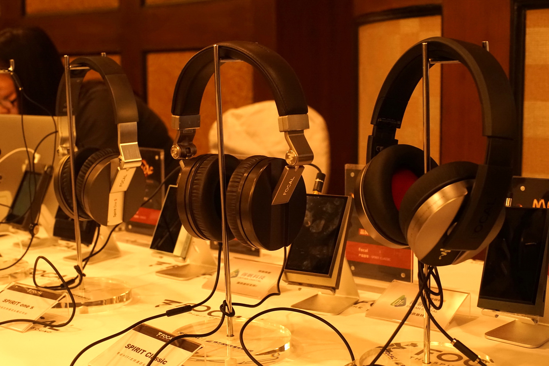 某IT垂直网站四度转手失败，只能开展会卖HIFI耳机器材了？