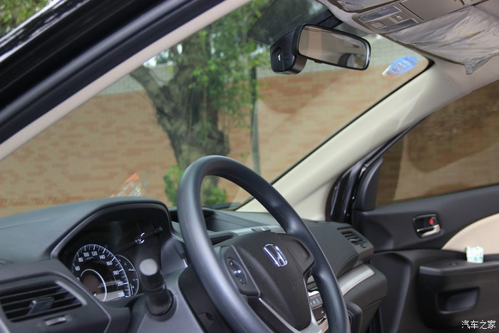 本田crv2016经典款详细配置图表,16年本田crv2.0两驱还值得买吗