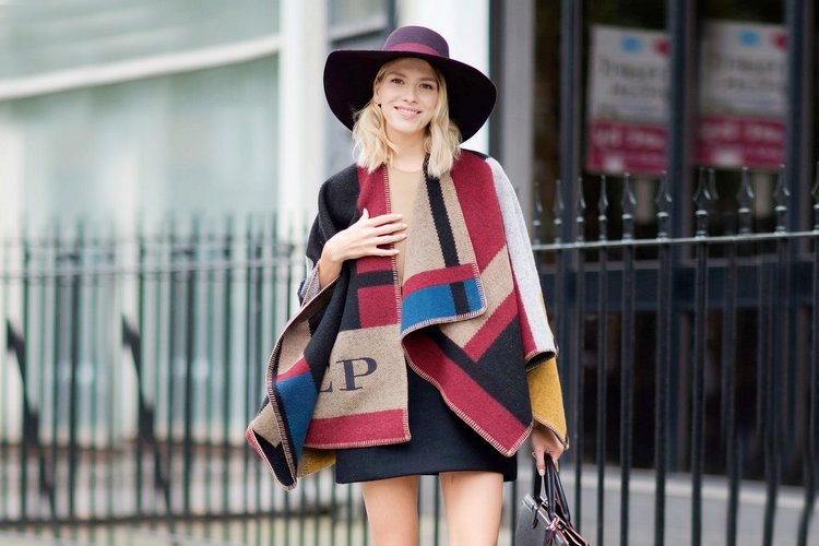 显瘦的秋季披肩,显气质的秋披肩