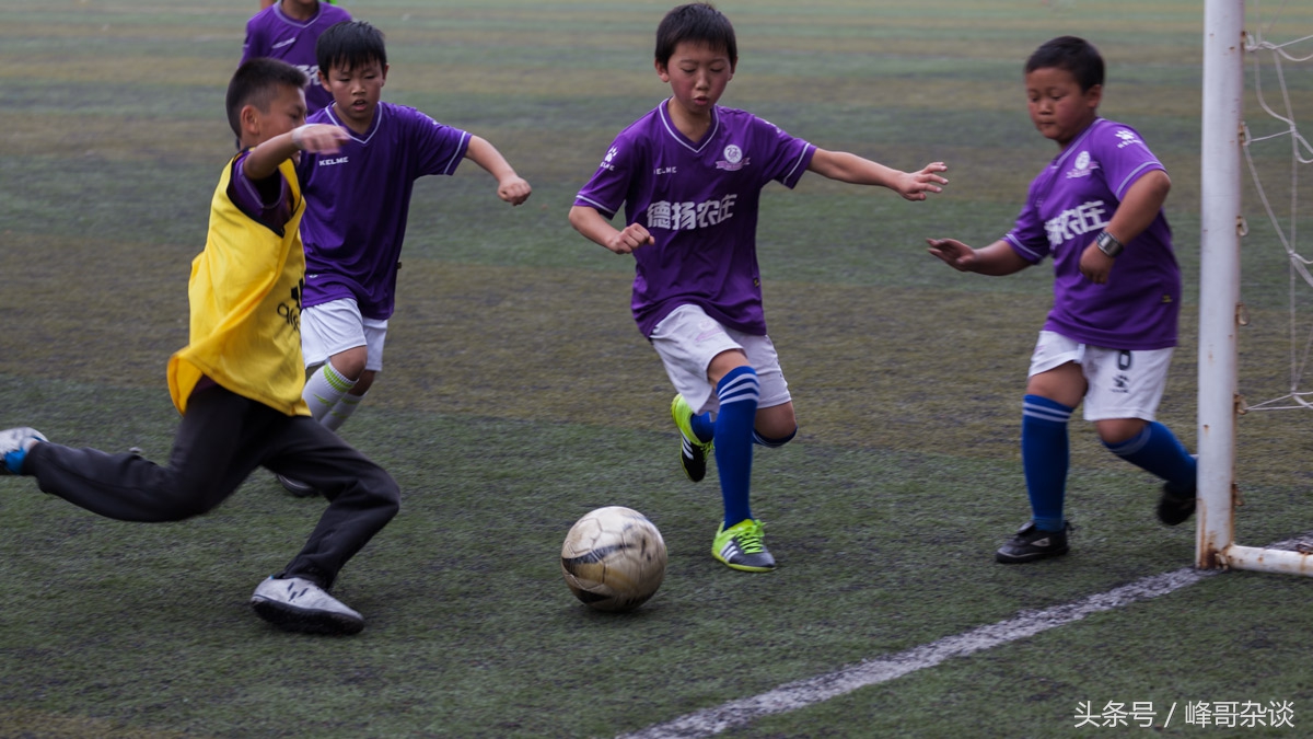 昭通足球小队员:誓言要做国足接班人