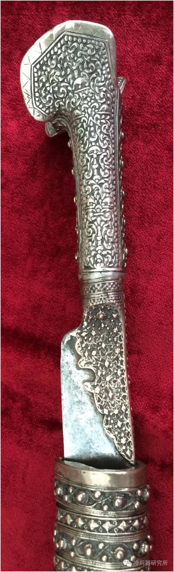 平刃而进，可割敌首：奥斯曼亚塔安腰刀