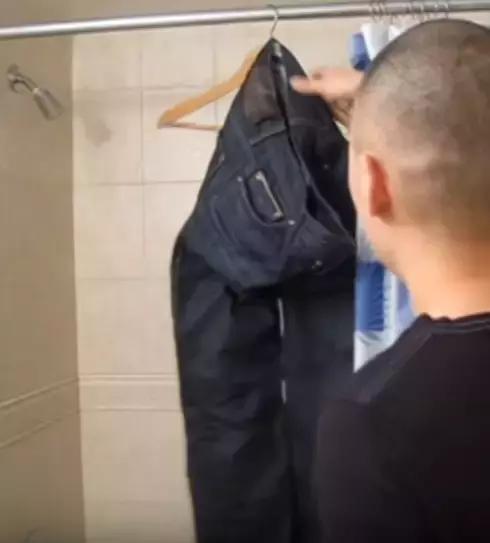 牛仔怎么洗防脱色,牛仔怎么洗可以减少损伤