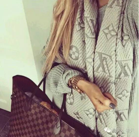 穿搭|天凉了，这些必备的基础款围巾你准备好了吗？