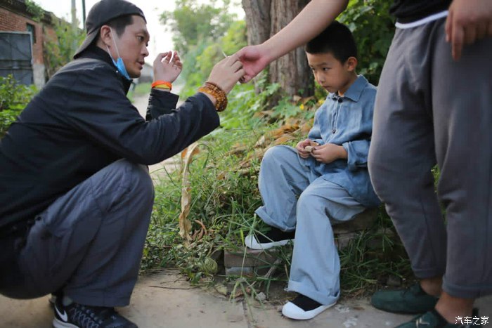 圆梦ING陪老爸赴唐山感受《圆梦威利斯》拍摄