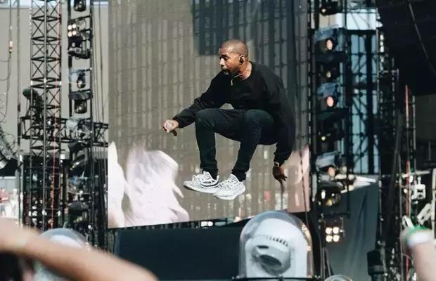 欧美高级感球鞋穿搭,明星们的球鞋穿搭