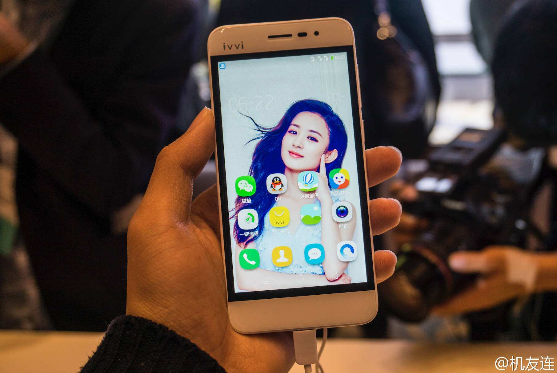 努比亚和三星哪个最早用无边框,努比亚哪款手机屏幕是夏普的屏幕