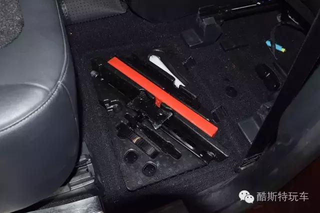 福特锐界的换轮胎教程,福特锐界更换轮胎推荐