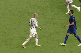 皇马佩佩踢人集锦,足球三号佩佩集锦