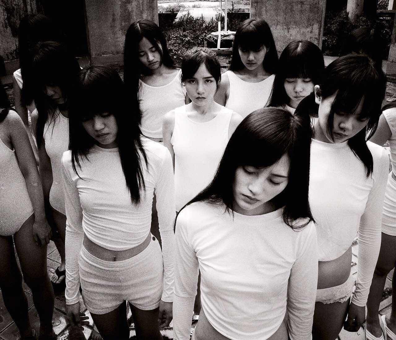 神思远丨少女有一些神性，不近人世肢体完美