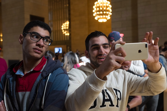 iPhone7系列预定量持续暴涨发热黄屏现象引用户吐槽