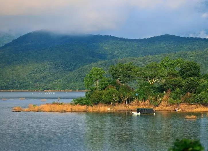 海南天台山小九寨,小九寨青山绿水