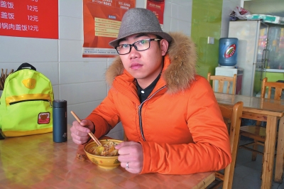 归来的游子歌曲,历尽千帆归来还是故乡好