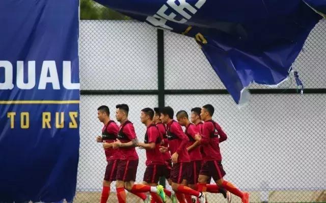 武汉天气“变脸”，国足信念不减！中叙之战这三分拼才能拿到！